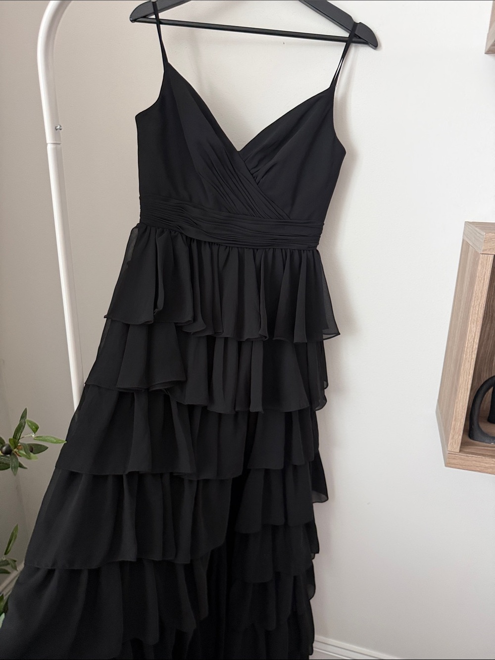 Mac Duggal Leena Sleeveless Tiered Ruffle Gown Size 6 - Picture 6 of 15